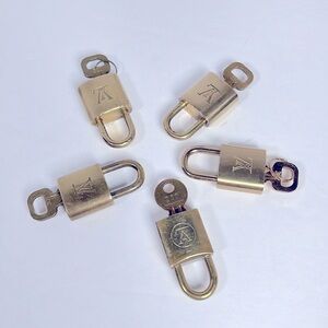 Louis Vuitton locks with keys. Many numbers available. PRICE IS FOR ONE LOCK*